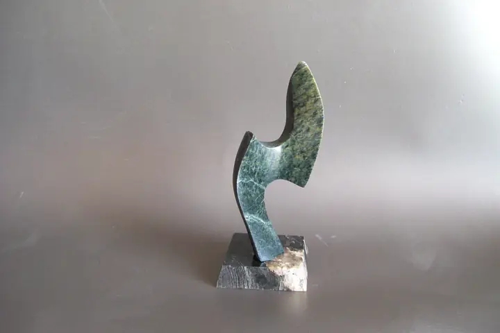 Hope, sculpture by Mel Derzaph